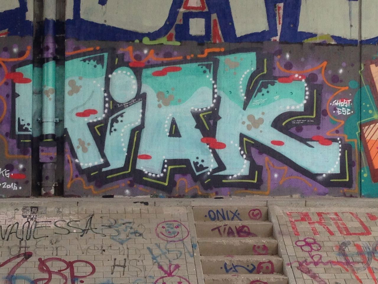 Graffiti Wall in Hamburg - Photo by bocat - Taik (2017)