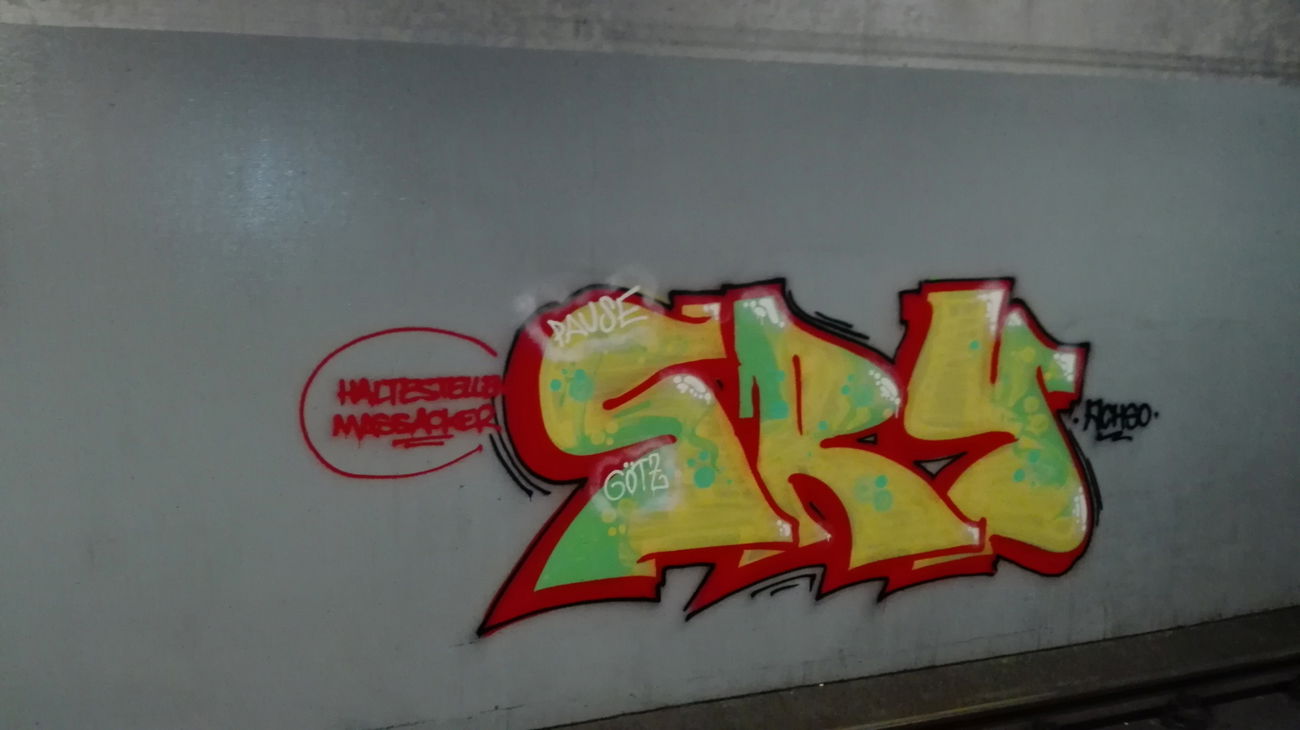 Graffiti Bombing in Köln - Photo by bocat - SRY (2017)