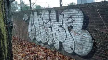 Graffiti Bombing in Köln - Photo by bocat - CHIKA