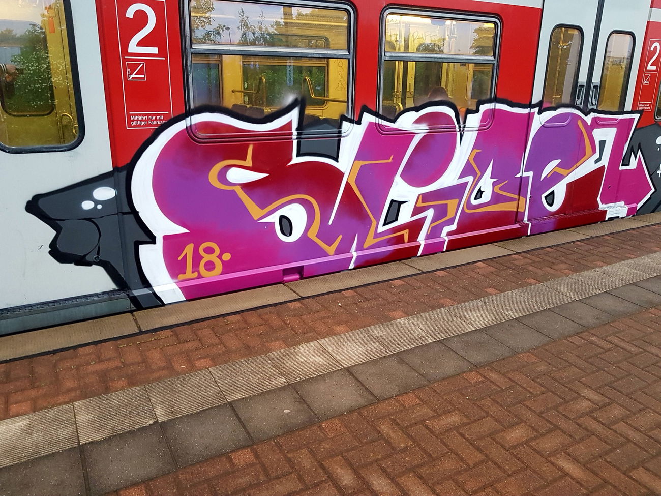 Graffiti Train in Köln - Photo by bocat - SLIDE (2018)