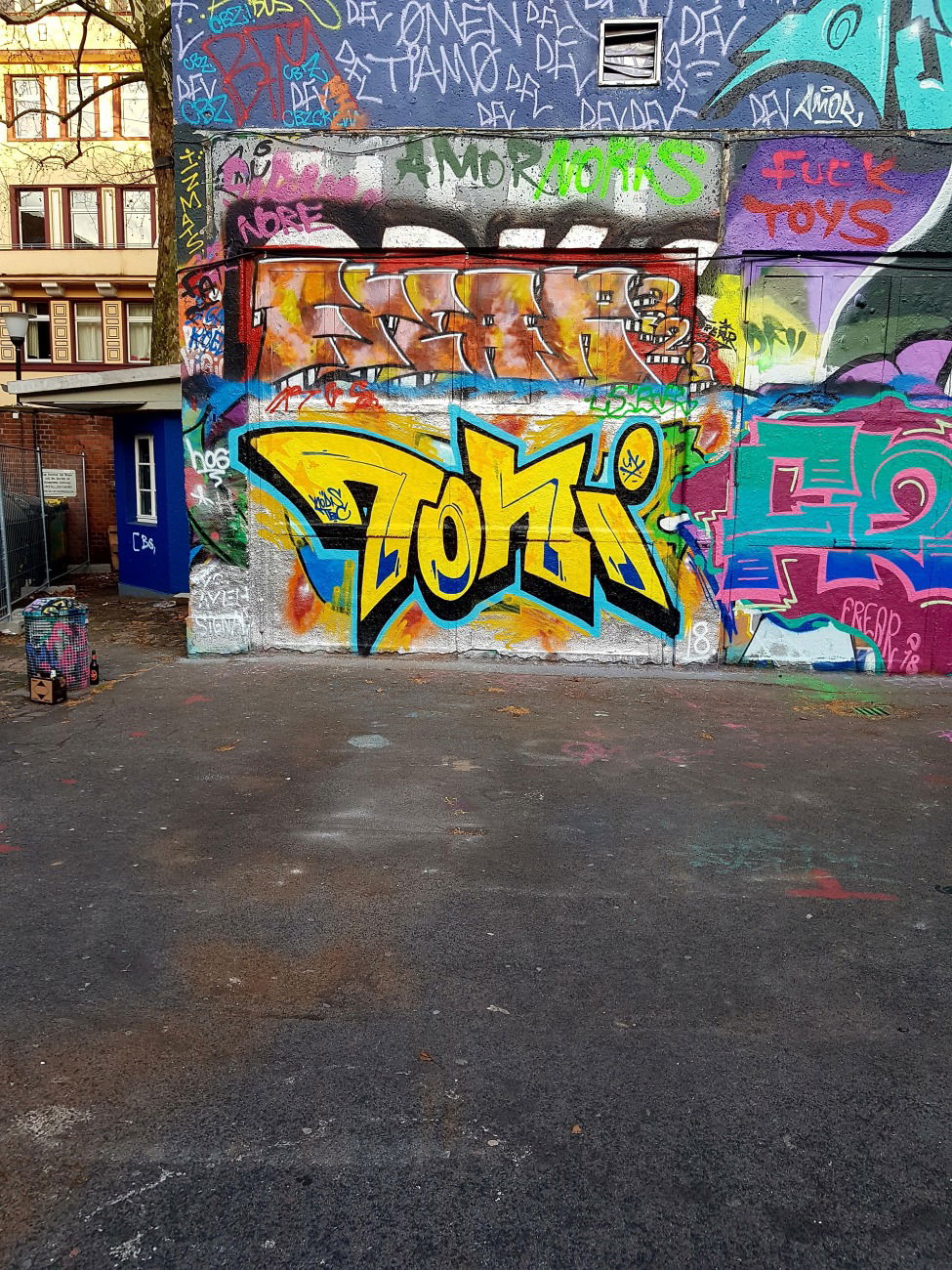 Graffiti Wall in Köln - Photo by bocat - TONI