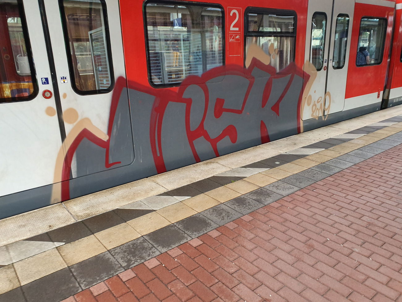 Graffiti Train in Köln - Photo by bocat - HISK (2019)