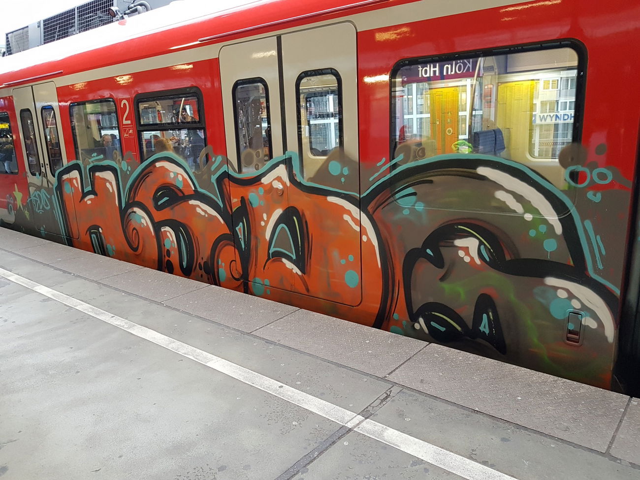 Graffiti Train in Köln - Photo by bocat - HSDG (2018)
