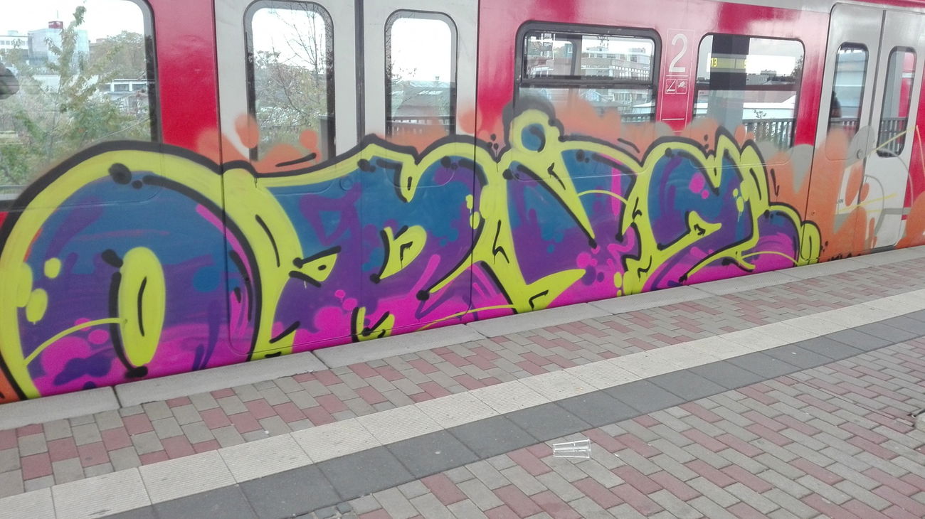 Graffiti Train in Köln - Photo by bocat - Oryz