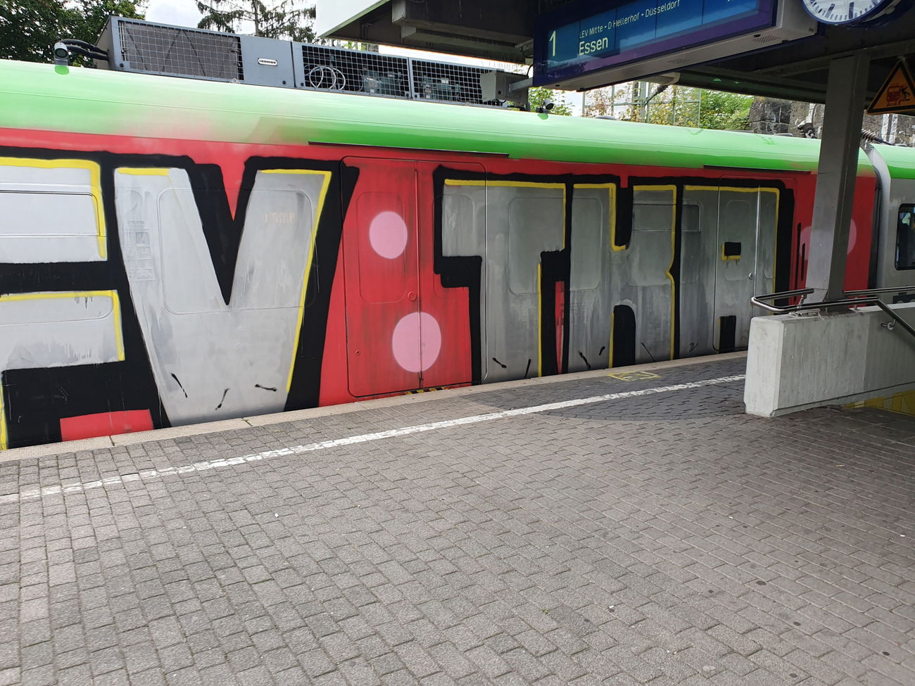 Graffiti Train in Köln - Photo by bocat - TKA (2019)