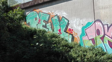 Graffiti Wall - Photo by bocat - PEUL