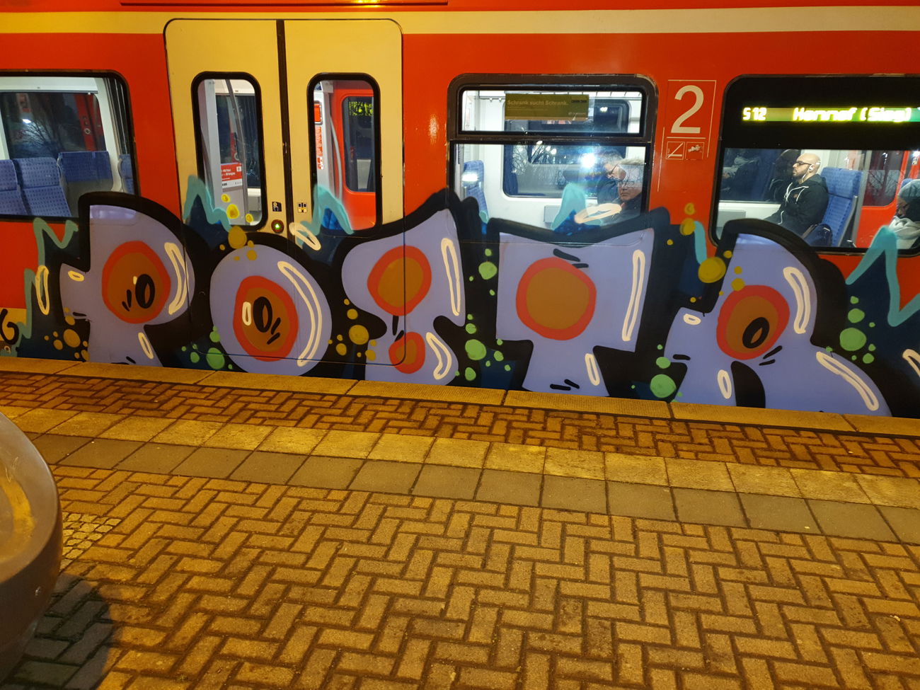 Graffiti Train in Köln - Photo by bocat - POSTR (2020)