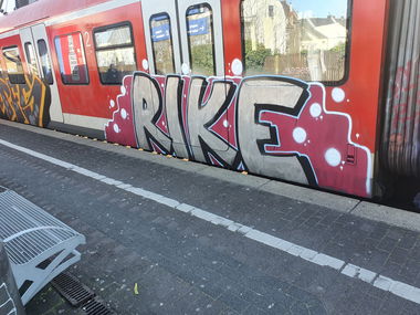 Graffiti Train in Köln - Photo by bocat - RIKE (2020)
