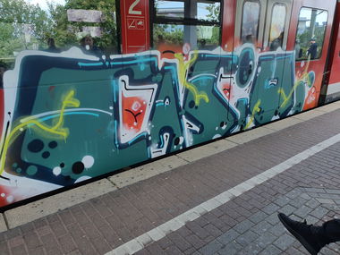 Graffiti Train in Köln - Photo by bocat - CASIO (2019)