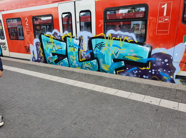 Graffiti Train in Köln - Photo by bocat - ELF (2019)