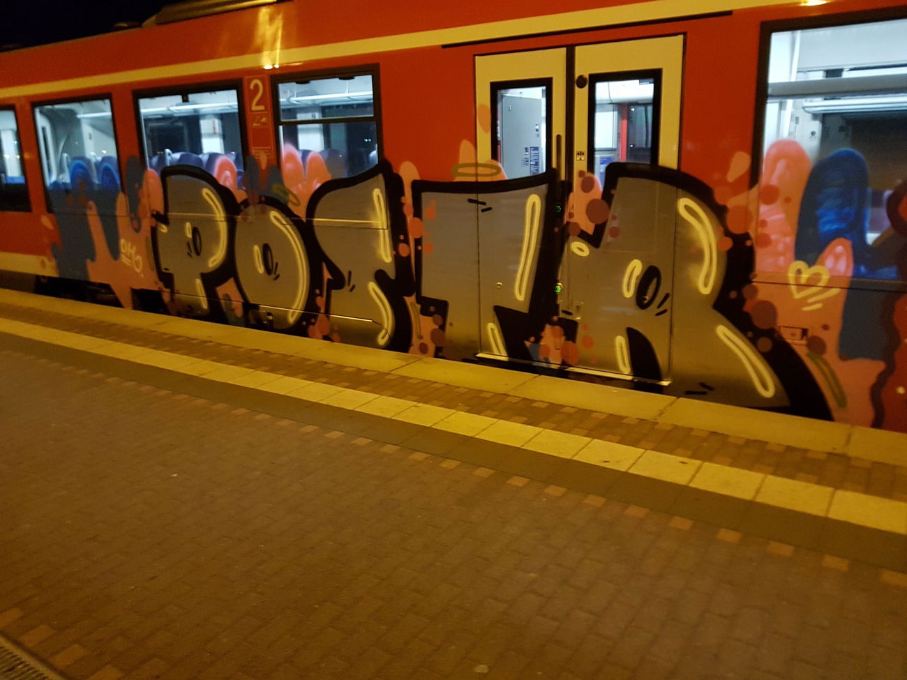 Graffiti Train in Köln - Photo by bocat - POSTR (2018)