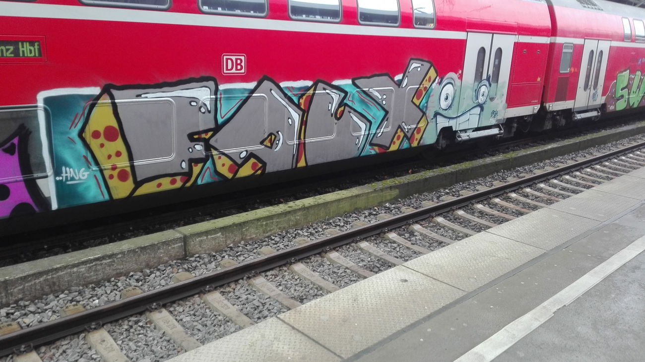 Graffiti Train in Köln - Photo by bocat - FAUX (2017)