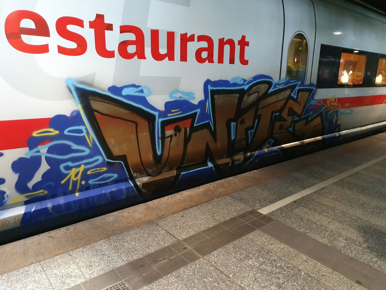 Graffiti Train in Köln - Photo by bocat - UNITS (2019)