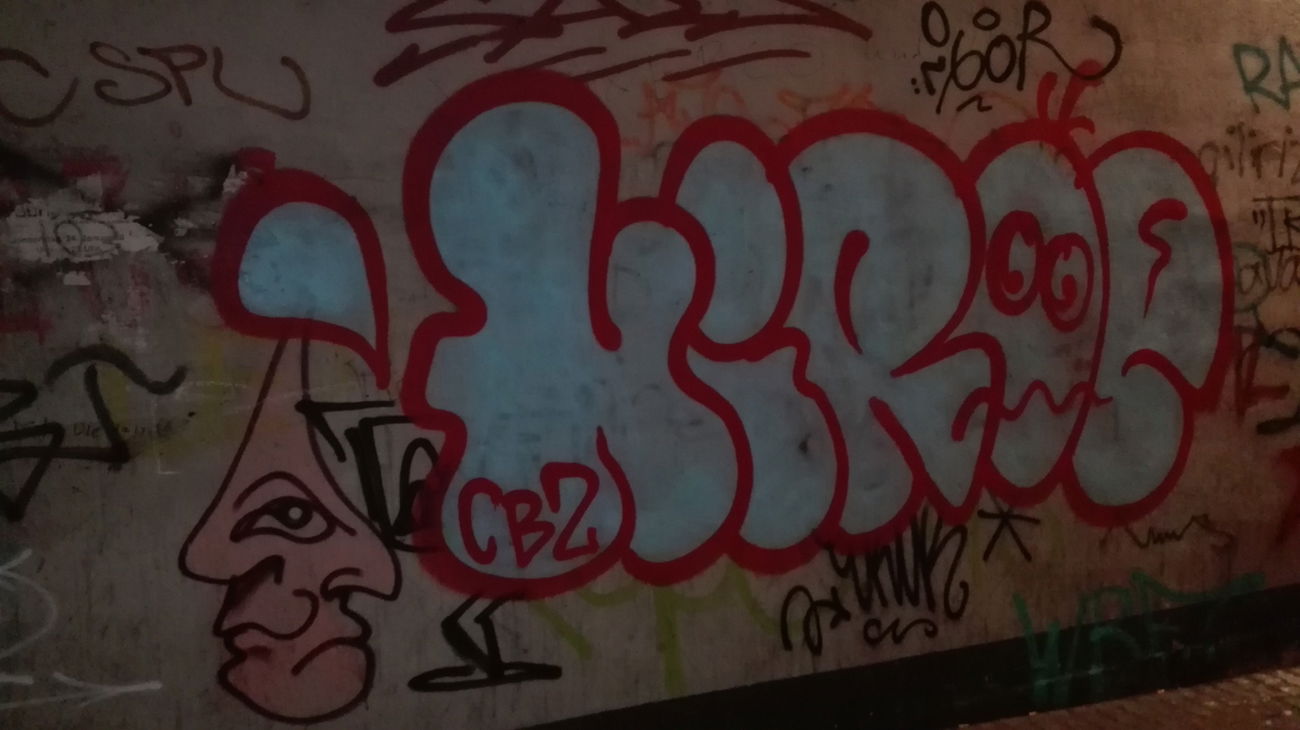 Graffiti Bombing in Köln - Photo by bocat - HIROE