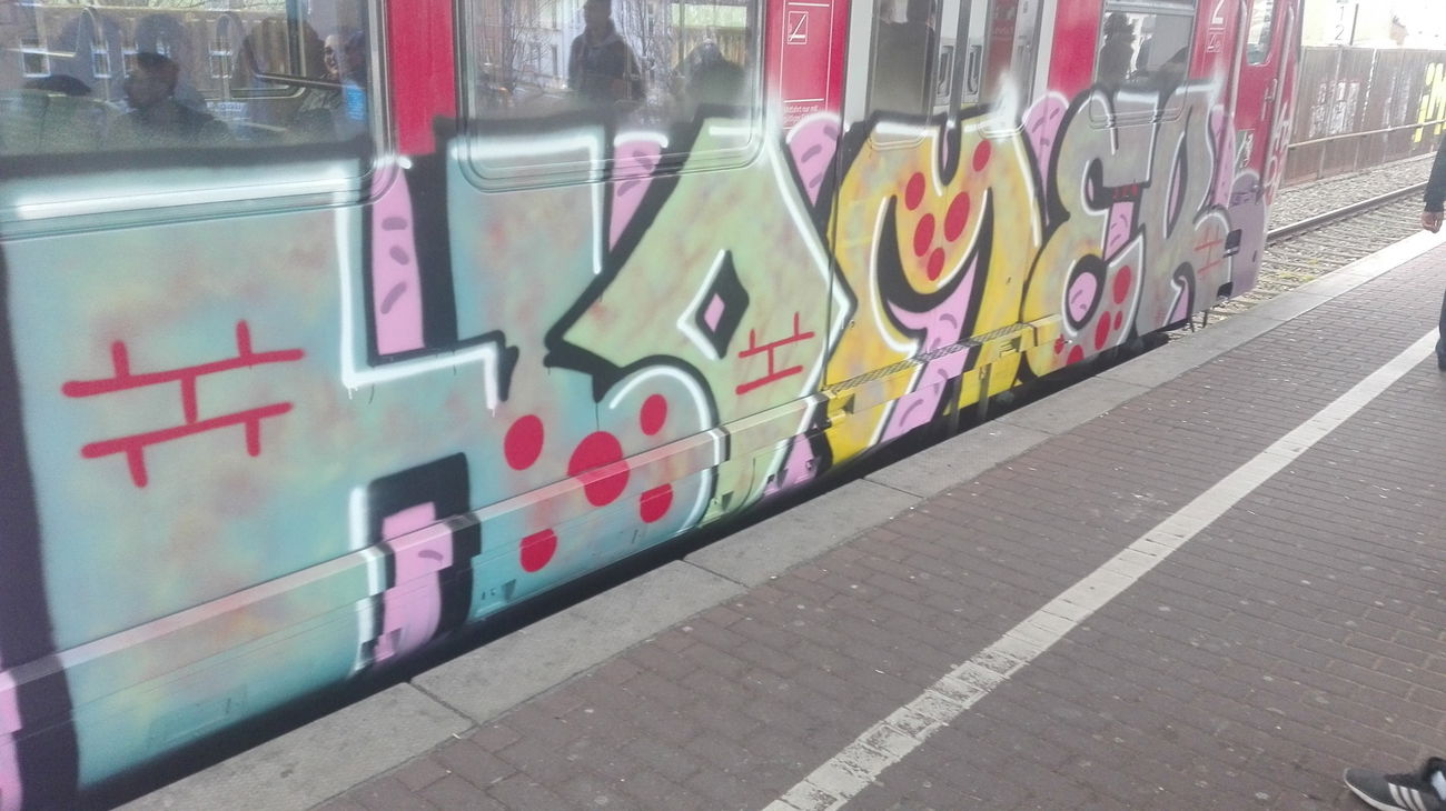 Graffiti Train in Köln - Photo by bocat - Komer (2017)