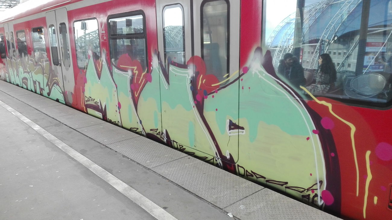 Graffiti Train in Köln - Photo by bocat - MINA (2017)