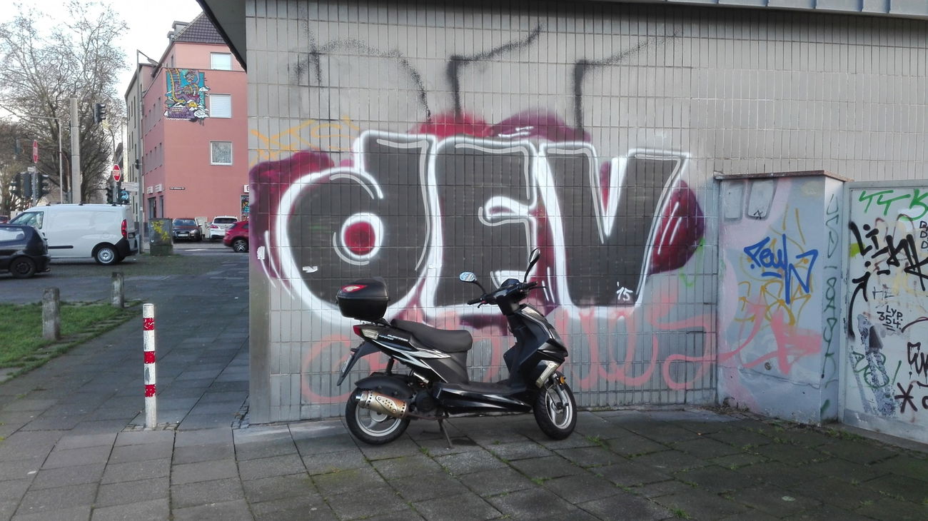 Graffiti Bombing - Photo by bocat - DFV (2015)