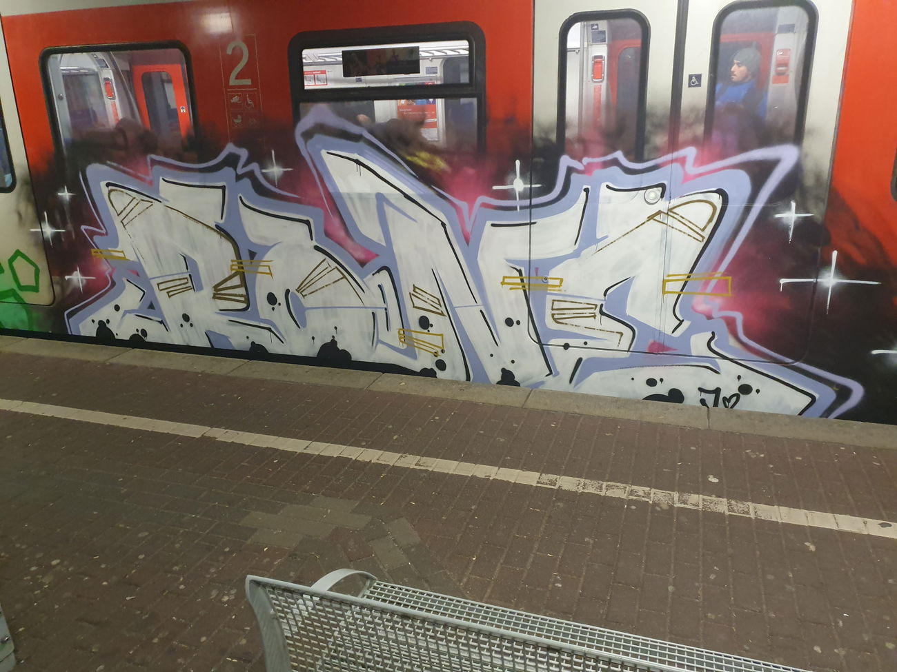 Graffiti Train in Köln - Photo by bocat - RONE (2020)