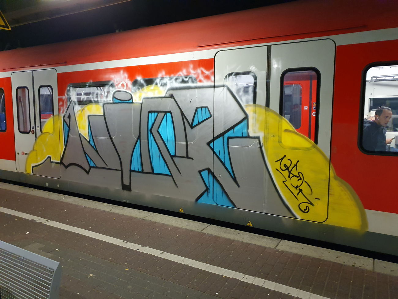 Graffiti Train in Köln - Photo by bocat (2019)