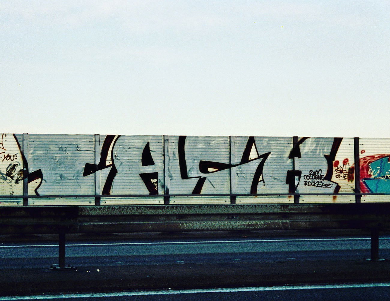 Graffiti Bombing in Köln - Photo by bocat - TACH (1999)