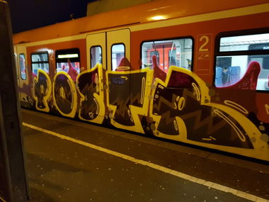 Graffiti Train in Köln - Photo by bocat - POSTR (2018)