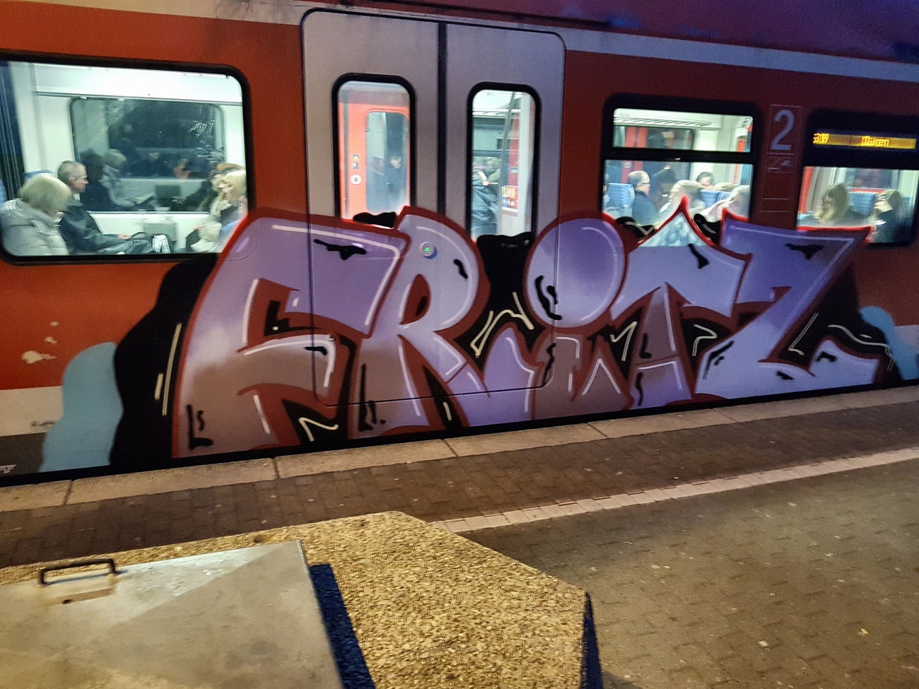 Graffiti Train in Köln - Photo by bocat - FRITU (2018)
