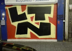 Graffiti Bombing - Photo by bocat - LTN