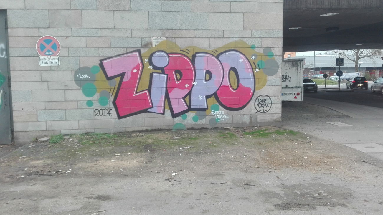 Graffiti Wall - Photo by bocat - Zippo (2017)