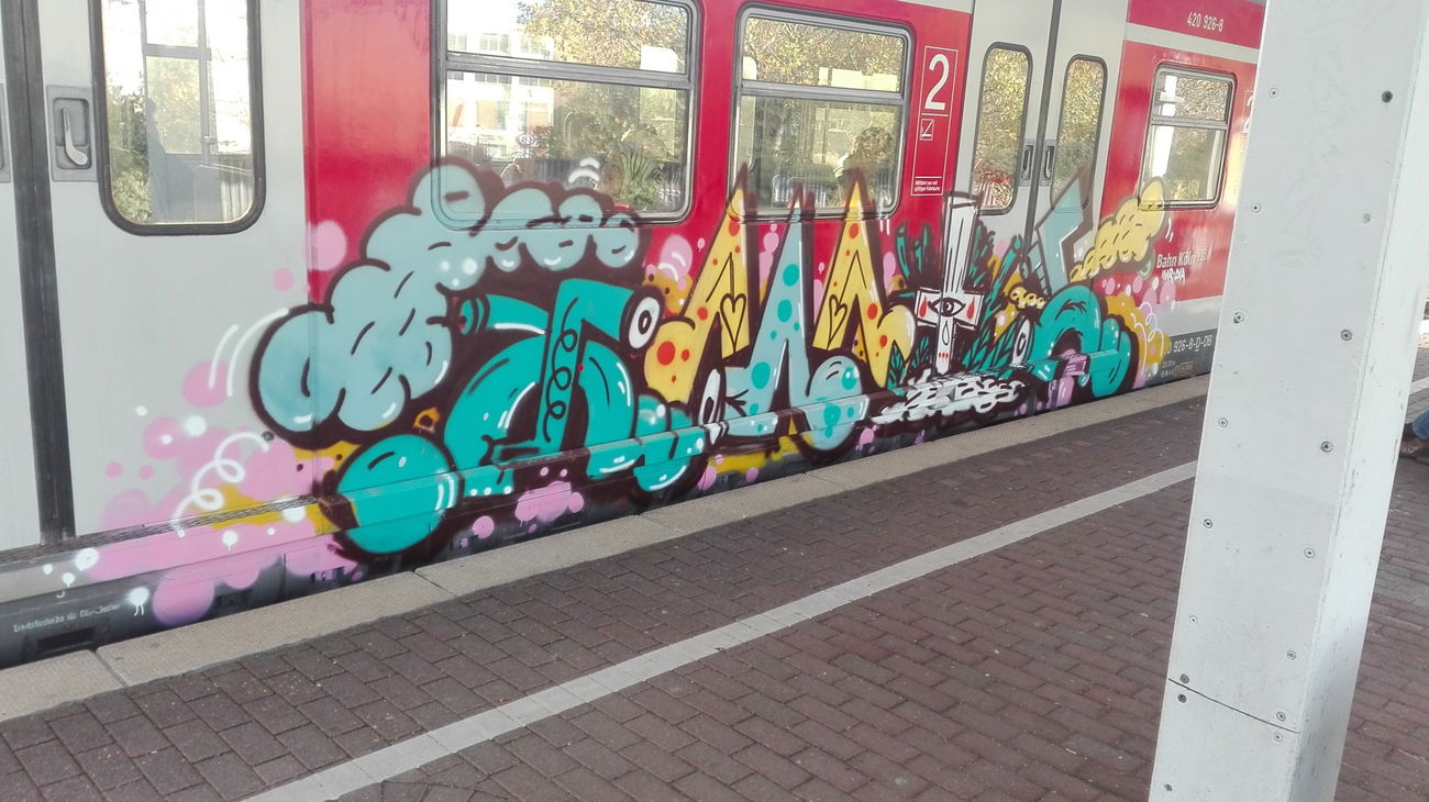 Graffiti Train in Köln - Photo by bocat - ZWIK (2017)