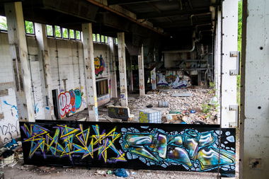 Graffiti Artwork in Jena - Photo by boelk - cellograffiti, foliengraffiti, abdonned (2014)