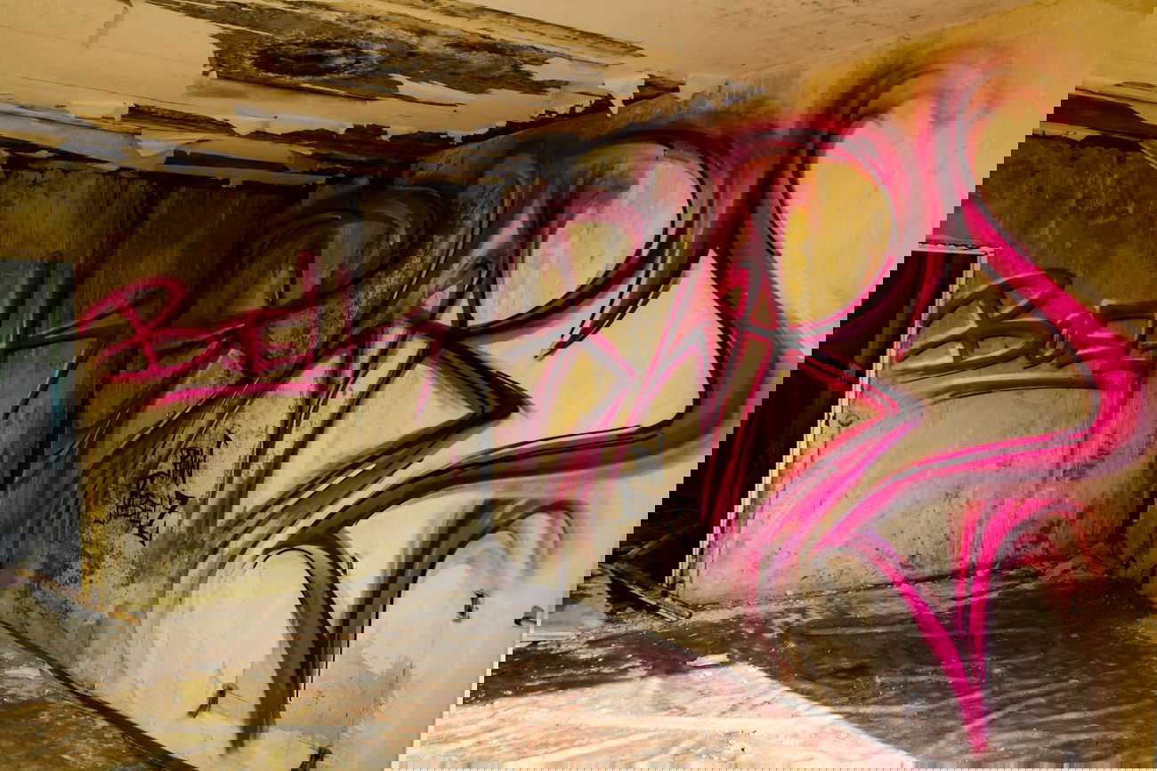 Graffiti Bombing - Photo by boelk - abriss, abdonned, tapete (2014)