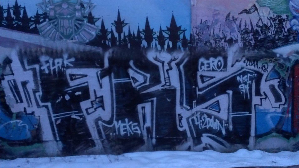 Graffiti Wall - Photo by bomb4life - frs, 94, berlin