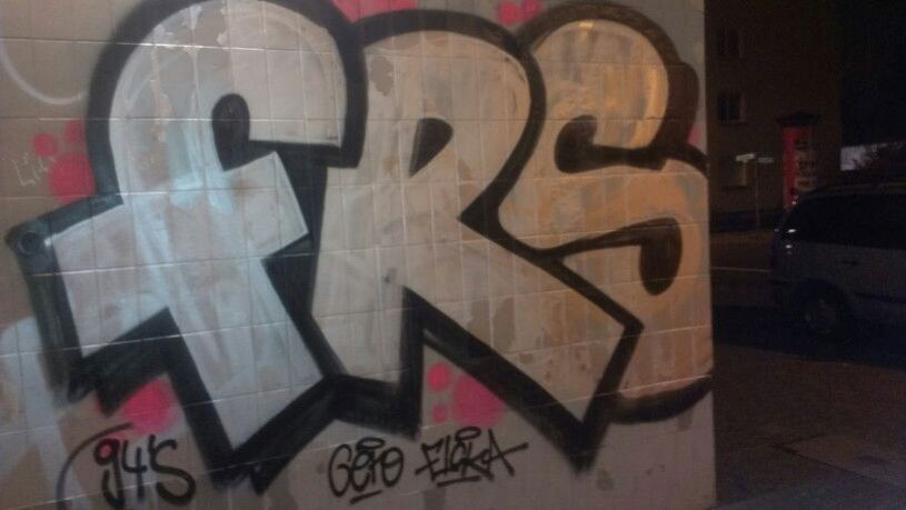 Graffiti Bombing - Photo by bomb4life - frs, 94 (2012)