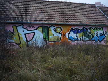 Graffiti Wall - Photo by bombrstompr - DrNo, Ombre, Stompr (2009)