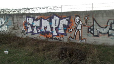 Graffiti Wall - Photo by bombrstompr - stompr, ombre, kkv (2013)