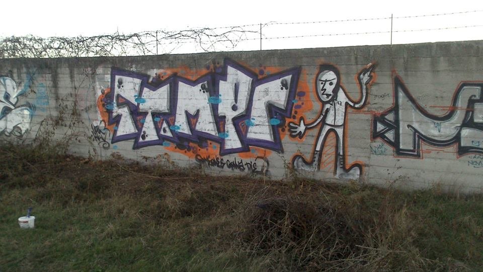 Graffiti Wall - Photo by bombrstompr - stompr, ombre, kkv (2013)