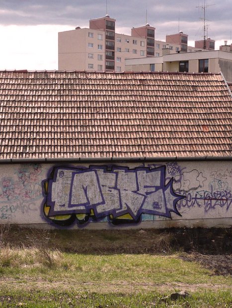 Graffiti Wall - Photo by bombrstompr - ombre, url, kkv (2009)