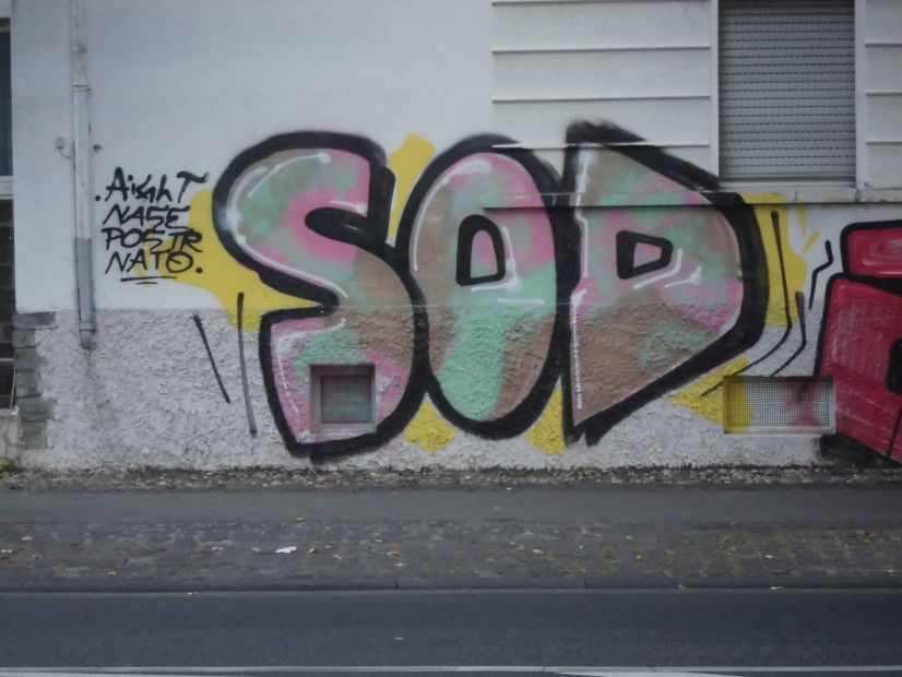 Graffiti Bombing - Photo by bonn - sod, aight, nato