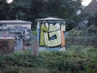 Graffiti Bombing - Photo by bonn - rgr