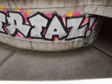 Graffiti Wall - Photo by bonn - taz, postr, poster (2013)
