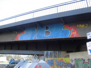 Graffiti Bombing - Photo by bonn - jb (2007)