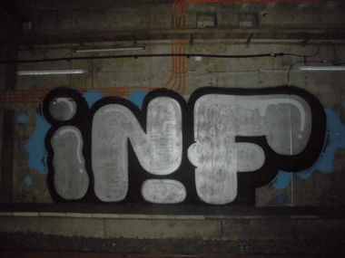 Graffiti Bombing - Photo by bonn - inf (2012)