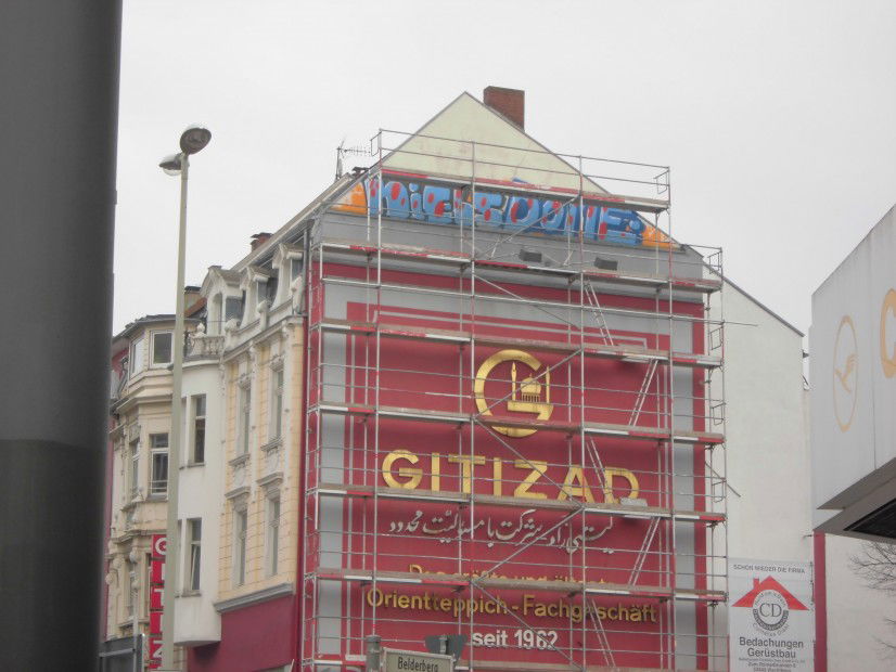 Graffiti Bombing - Photo by bonn - niels, dome (2013)