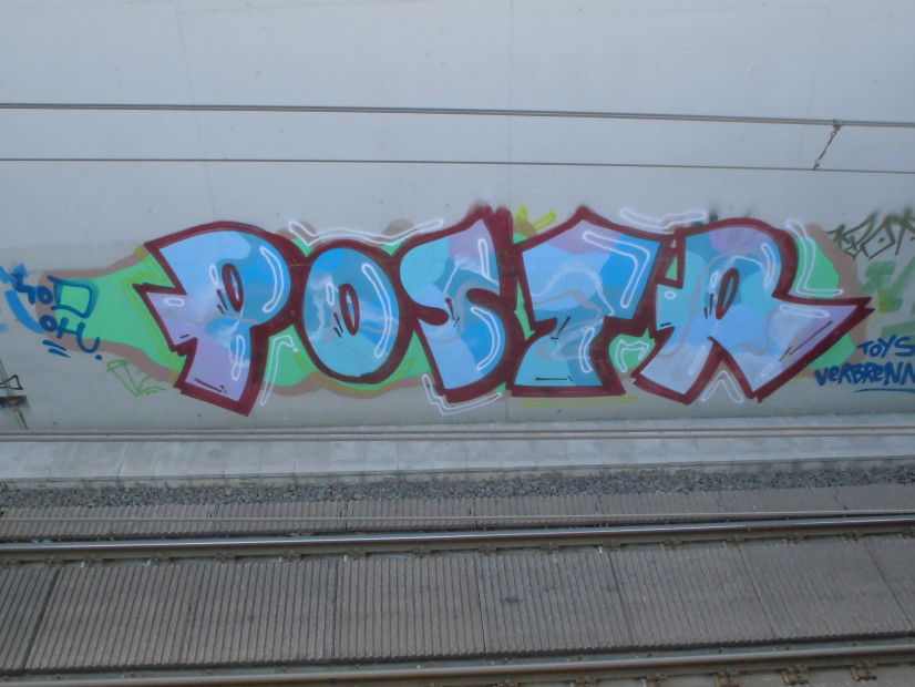 Graffiti Wall - Photo by bonn - postr, poster, sod (2013)