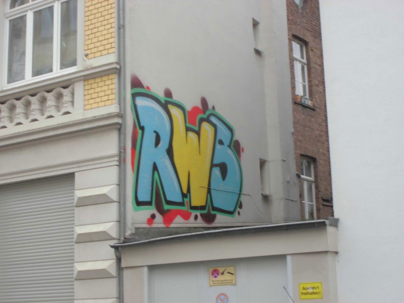 Graffiti Bombing - Photo by bonn - rws, ster, lone (2013)