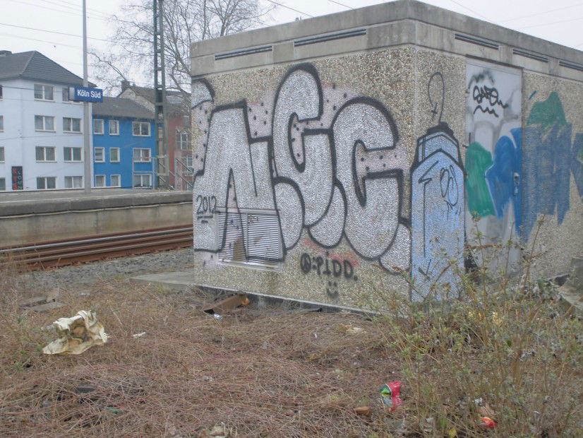 Graffiti Bombing - Photo by bonn - nice, crew, ncc