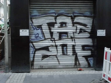Graffiti Bombing - Photo by bonn - tazof, taz, zof (2012)