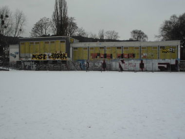 Graffiti Wall - Photo by bonn