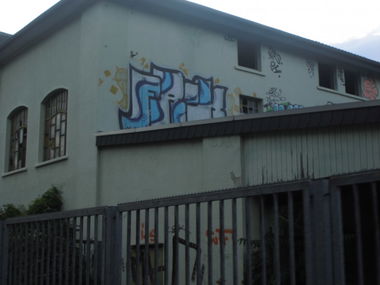 Graffiti Wall - Photo by bonn - frok, frog, oh