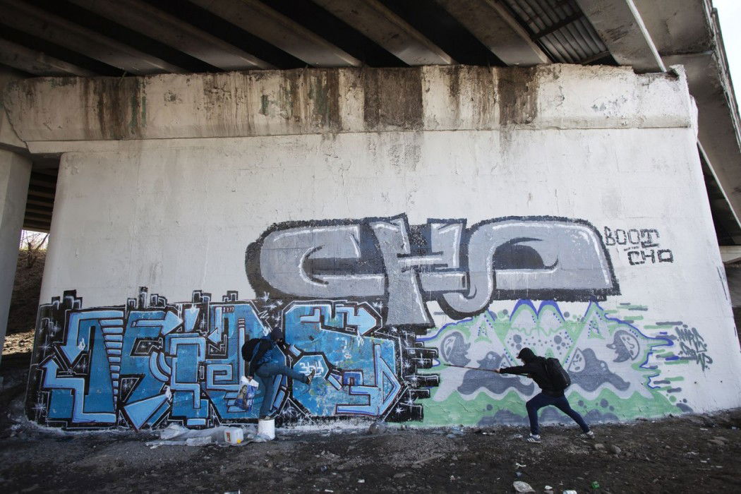 Graffiti Bombing in moscow - Photo by bootikcho - cho